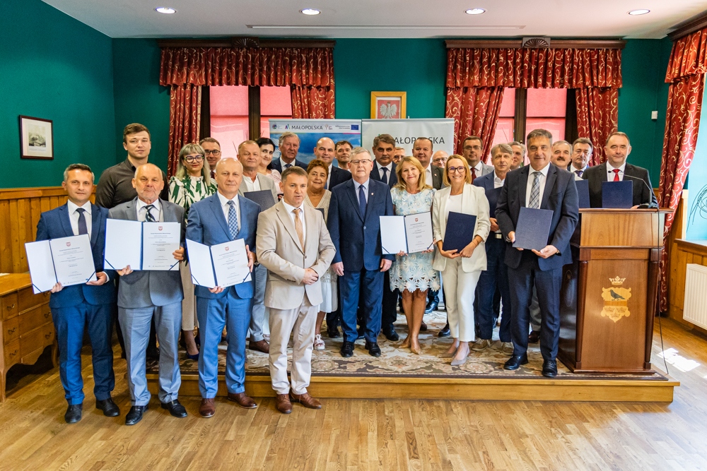 Uczestnicy spotkania na pamiątkowym zdjęciu